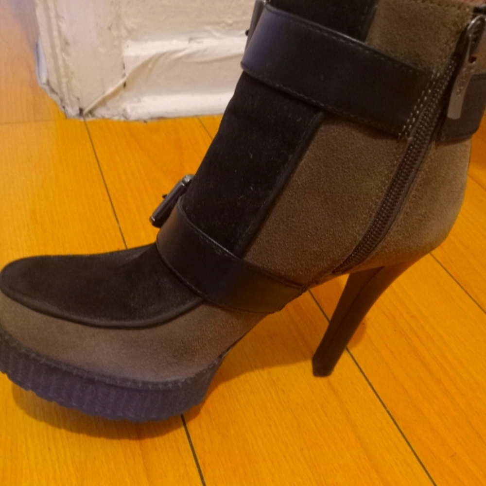 BCBG Generation ankle boot